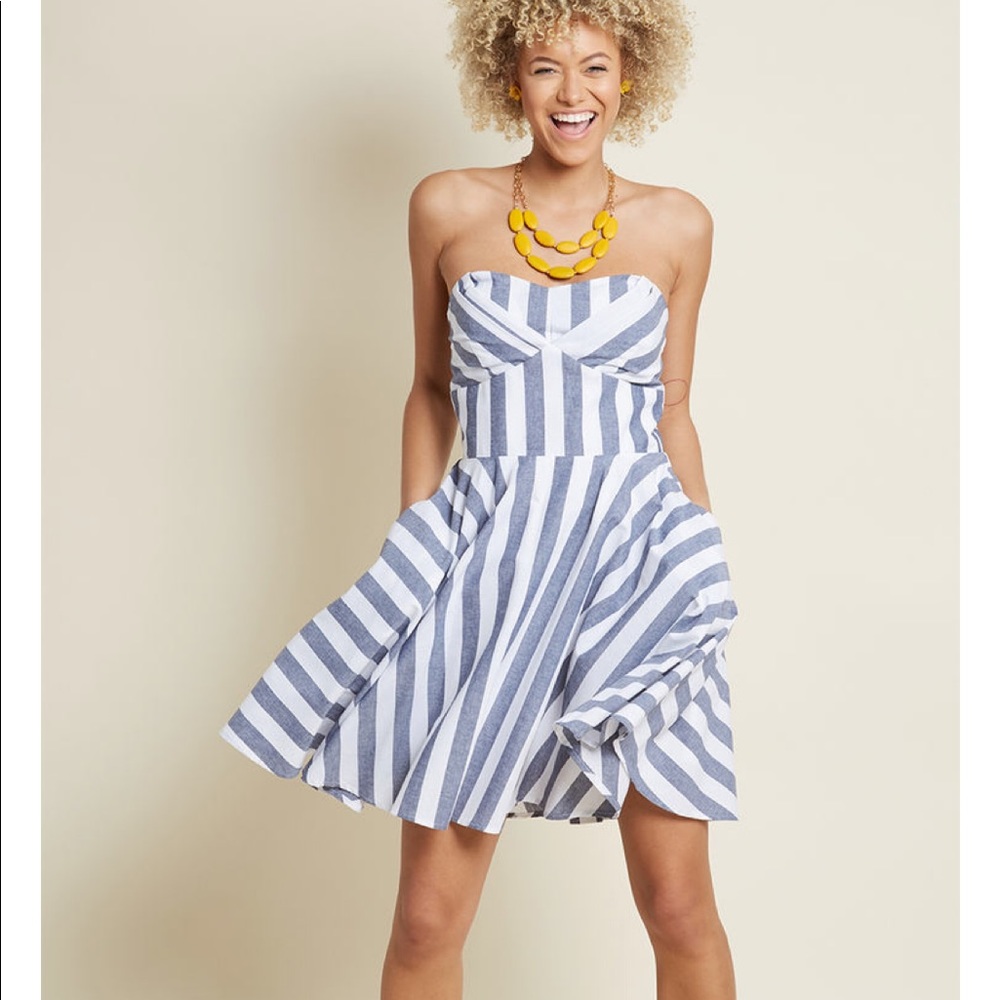 Pop Dress- full circle dress- padded bust -pockets
